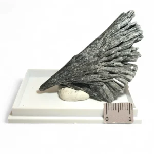 Fekete kianit 6,5 cm